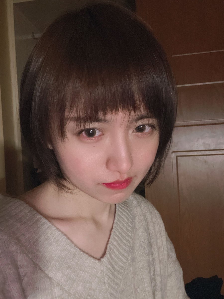 ruolanqi's tweet photo. Do you like my new hairstyle?
#Asian https://t.co/mMpOz3vGM4