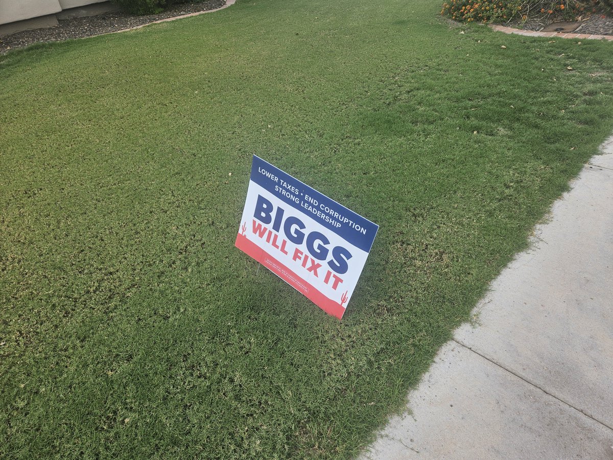 MrDanTheMan1990's tweet photo. Round 2
Good to be back helping
#AZGOP
#LD09 https://t.co/nPO2zTLKWq