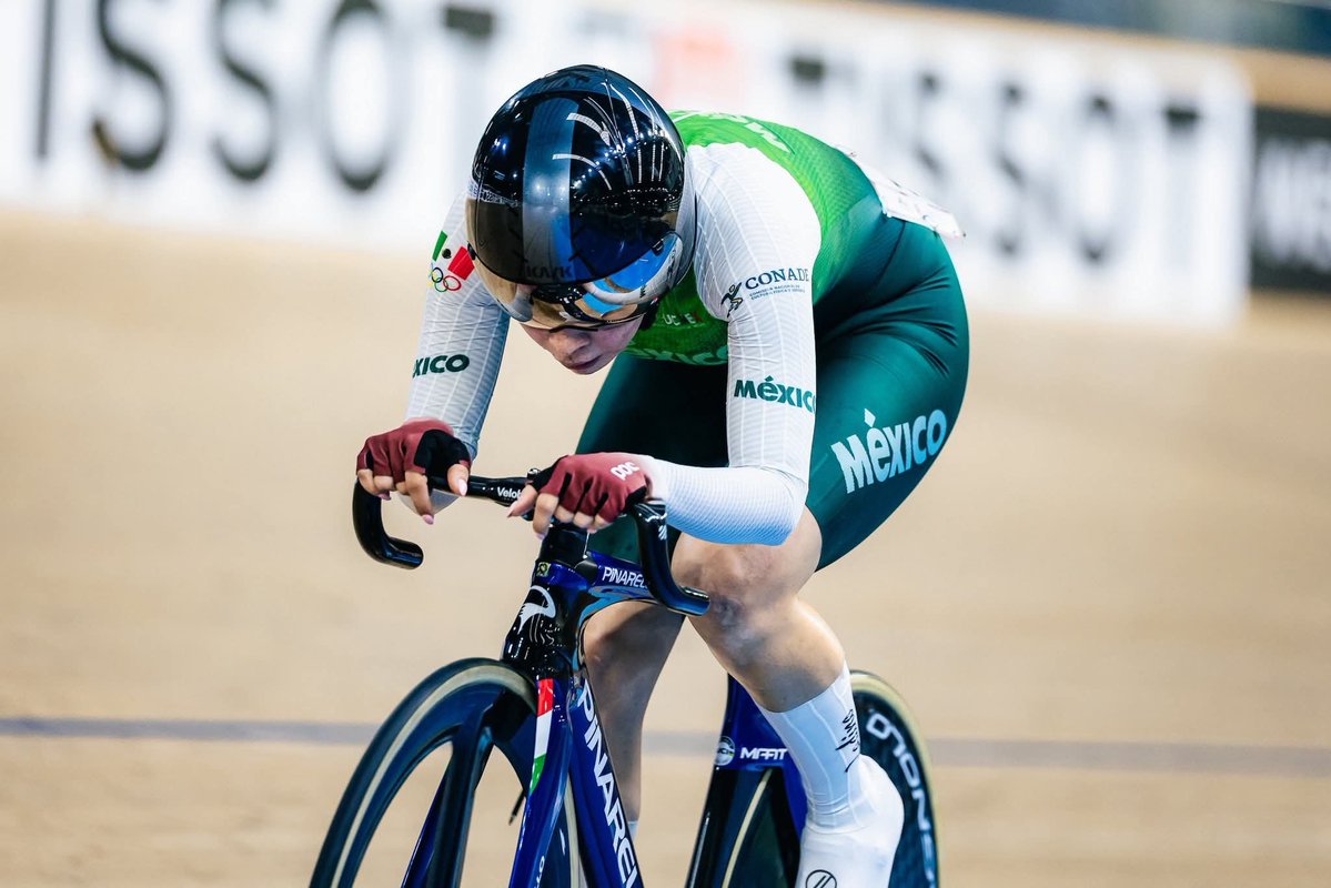 COM_Mexico's tweet photo. Yareli Acevedo demostró que está entre las mejores del mundo al concluir en cuarto sitio con 13 pts en la carrera por puntos del Campeonato Mundial de Ciclismo en Pista en Shanghai, China. A un paso del podio. https://t.co/qBHpJl1anh