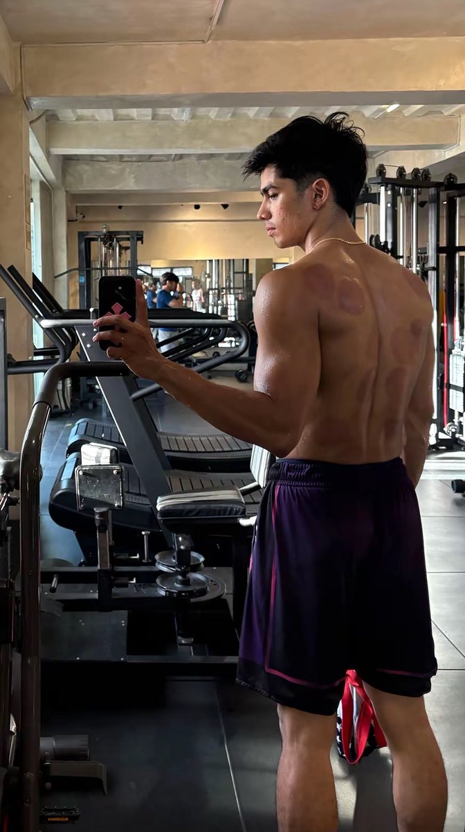 GayBenefactor tweet picture