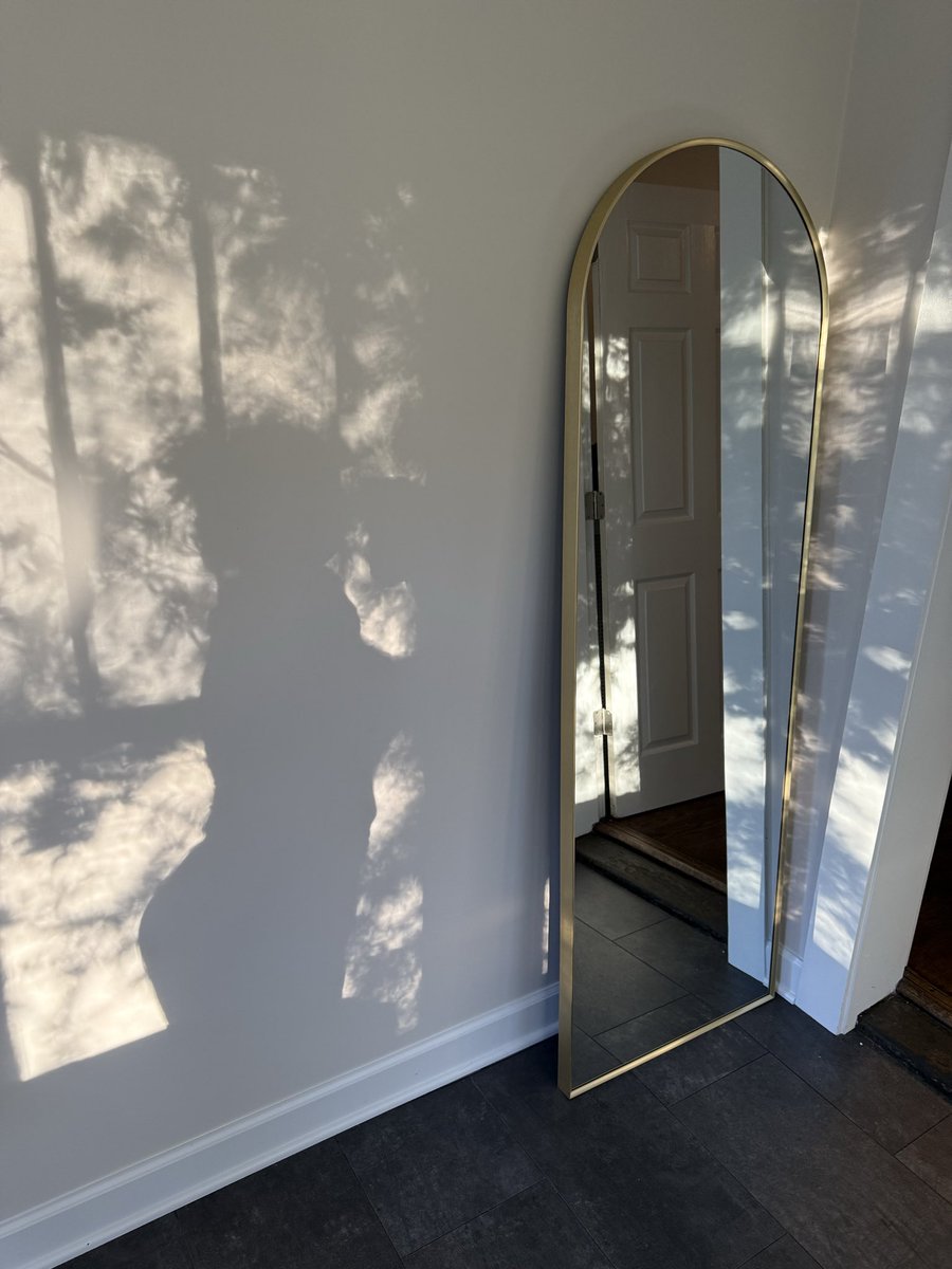 thenyxhouse's tweet photo. Even my shadow has curves worth staring at…

Go ahead. I caught you looking. 😏 https://t.co/WNGig6VX70