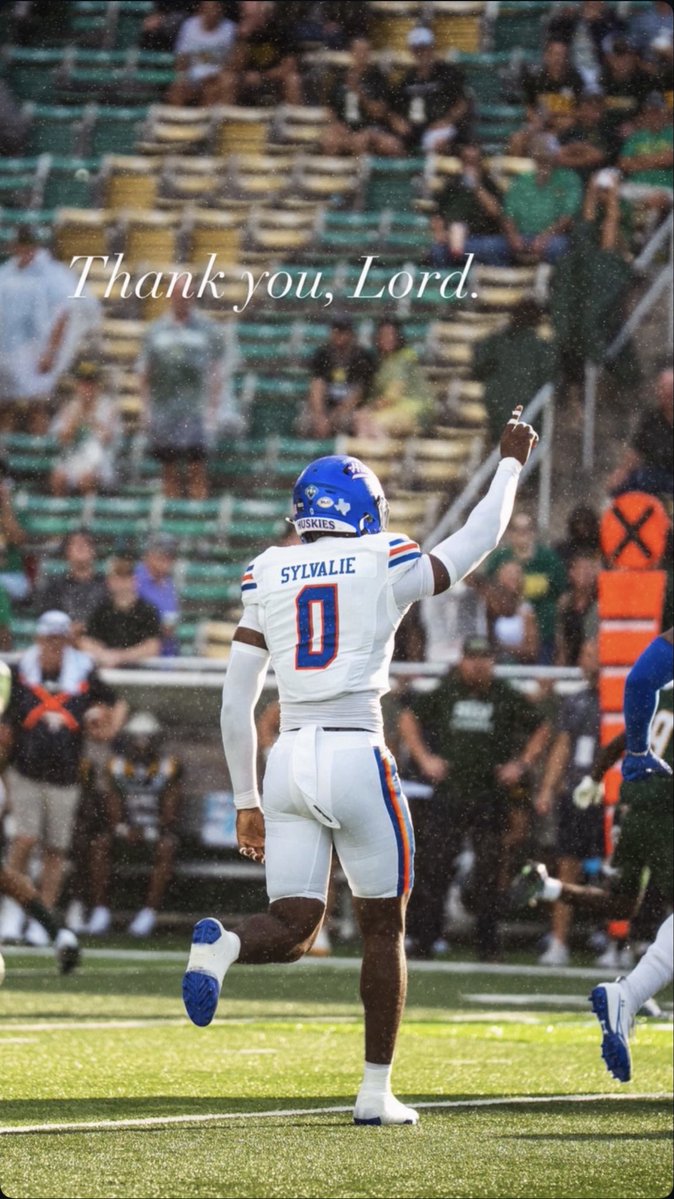 jaywiill__'s tweet photo. #AGTG after a great conversation with @Coach_Forde  I am blessed and thankful to receive and offer from Houston Christian University💙🧡 @NCDAWGPOUND @CoachCollins_1 @Coach_J_Morgan @CoachGuillot @CatchitPat @BallCoachNelson https://t.co/dZZnk50oYg