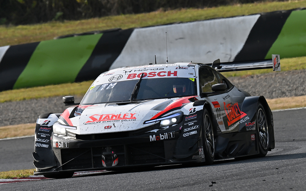 SUPERGT_JP's tweet photo. 【SUPER GT公式サイト更新】

公式サイトを更新しました。

【第7戦 オートポリス：決勝日】GT500レビュー：STANLEY HRC PRELUDE-GTが今年もオートポリスを制覇して今季2勝目！ランキングでも36号車に急接近!!

ページはSUPER GT公式ページのニュース>レースから
https://t.co/tM9DHpAucY

#SUPERGT https://t.co/pmXVCi2rtw