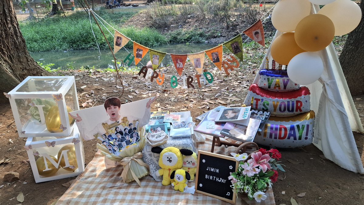 yourvilter's tweet photo. masih dengan tema Jimin day 😆💛
thanks for the event kakaaa @Jiminimini_____ dekornya cantik sekaliiiii 😍🫶 https://t.co/1AVBq19Hnm