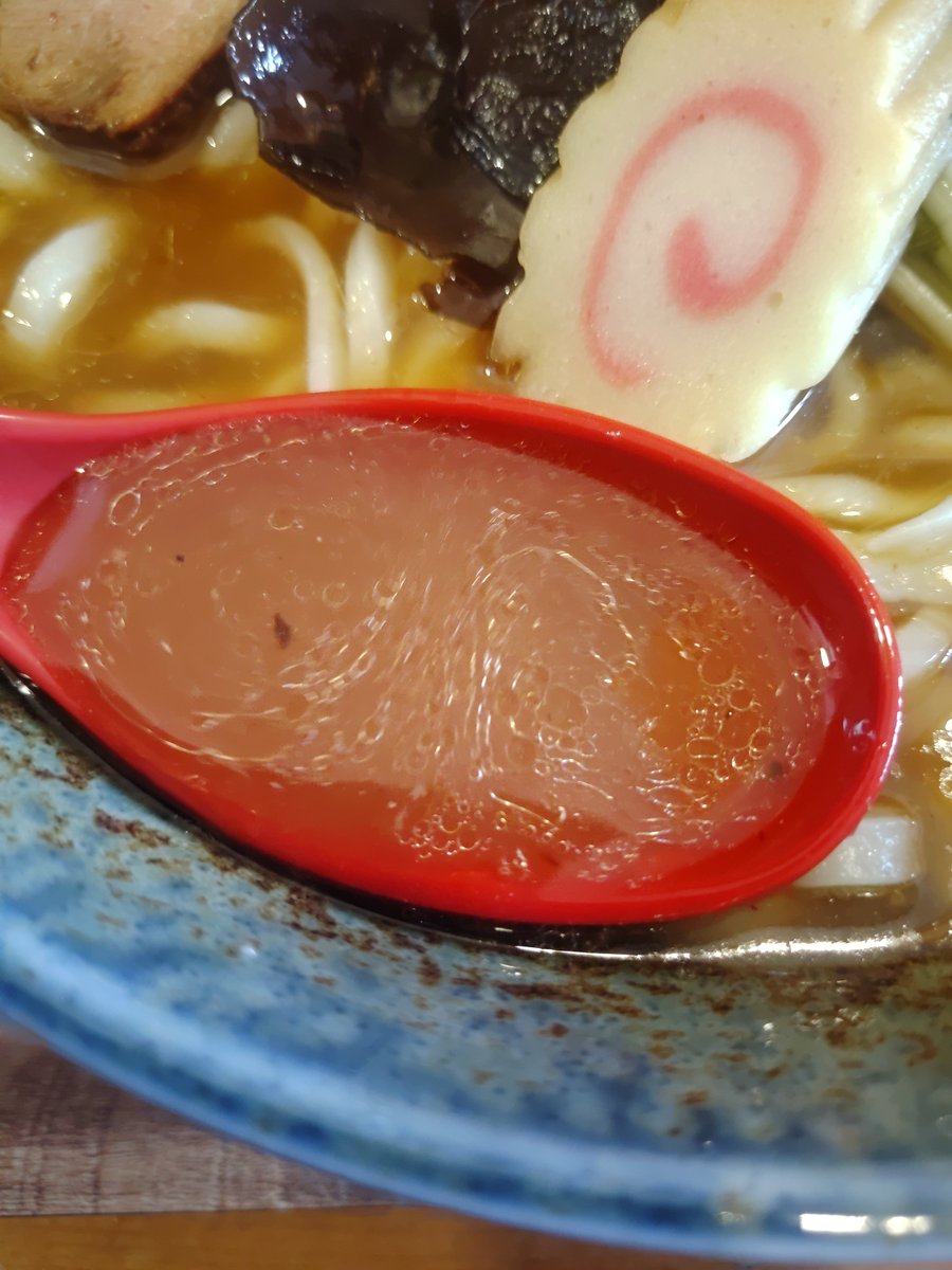 tiidan_kimetsu's tweet photo. お昼
#TOUCHABONE
松(🥩３種)大盛
TP🥚、🥩切り落とし

7日OPのコチラ💡
まさかのたけちゃんとナチュエン🤗

おもしろい🍜だなぁ🤩
うどんライクな不揃い極太麺と動物系淡麗スープ、具は🥩、メンマ、キクラゲ、水菜、🍥と多い👍

個人的にはもっと荒々しくて良い🐯
次回はつけ麺かな🤔 https://t.co/4eiVAwxhY2