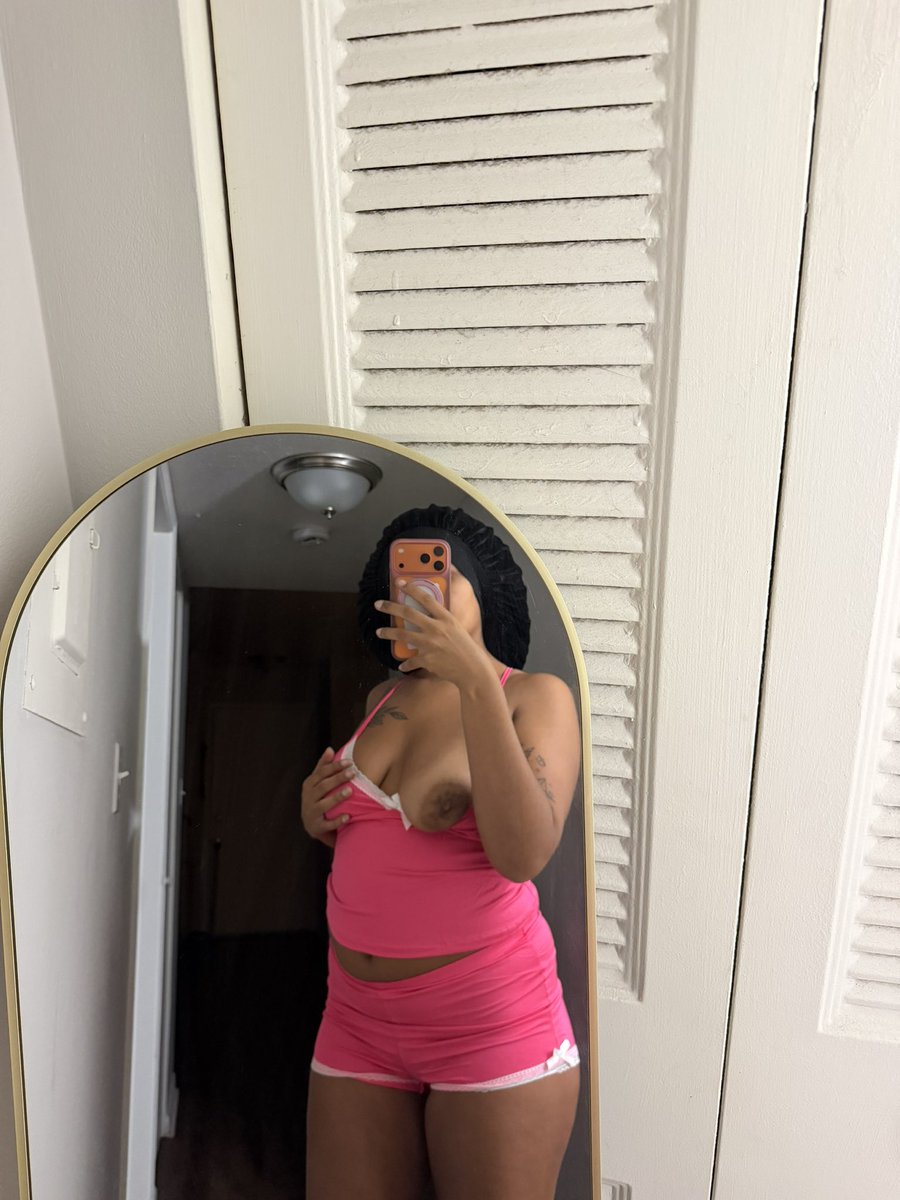 Kaykittyplays's tweet photo. Do u consider 5’8 a stallion? 🐎  #TallGirls #LongLegs #pyt https://t.co/PeK4wm7H39