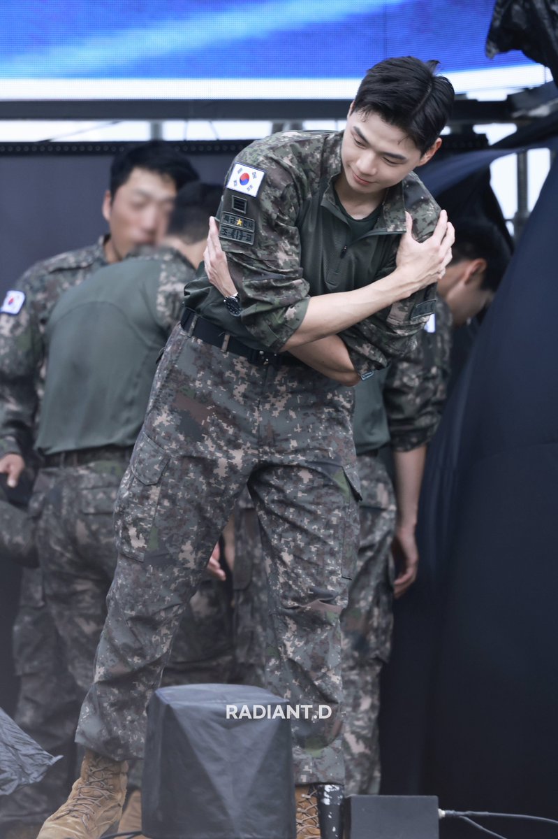 RaBBiT_MiLkY's tweet photo. ก็กอดพวกเรามาตั้ง 9 ปีแล้วนี่นา 🥺🩷🐶
#KANGDANIEL #강다니엘 #คังแดเนียล https://t.co/7V05UKeLYl