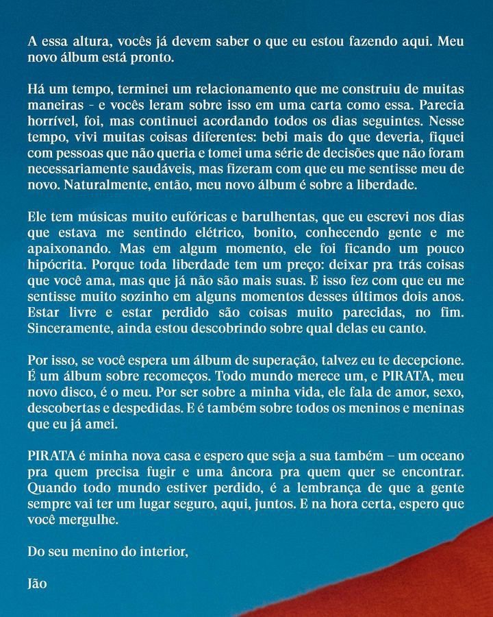 alcateiamaceio's tweet photo. Um oceano pra quem precisa fugir e uma âncora pra quem quer se encontrar.

Há 5 anos Jão lançava seu terceiro álbum de estúdio. Nosso álbum água, o álbum da liberdade e da bissexualidade. PIRATA, você sempre será famoso! 🦈⚓ https://t.co/jlKRuxJrTu