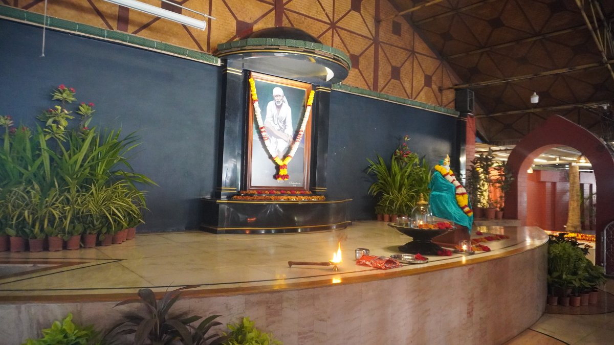 saipathamshirdi's tweet photo. Sri Sainathuni Sarath Babuji #Sannidhanam #18Oct2026
#Saipatham #SriBabuji #Shirdi
https://t.co/panBQX6pzz https://t.co/uTirfLEWHA