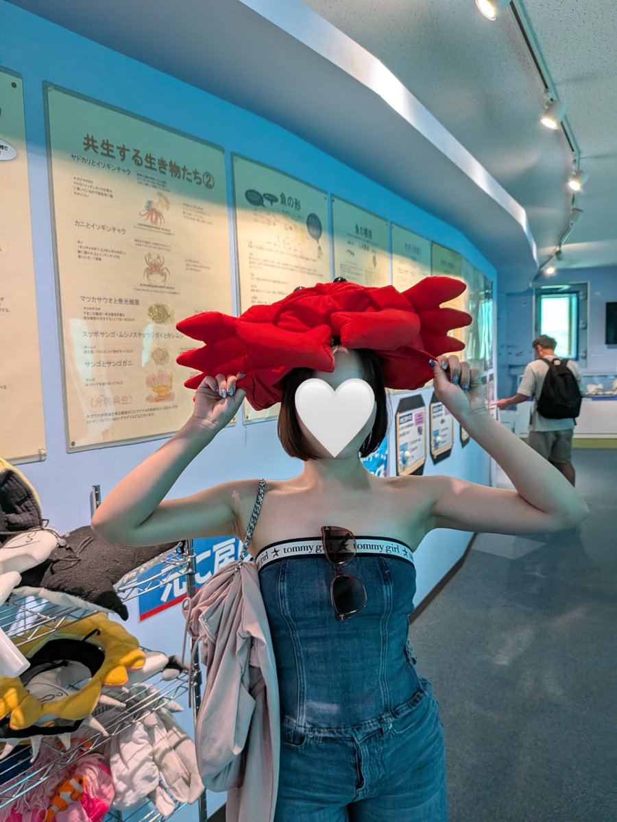 usagi_usagi____'s tweet photo. 私ミドサーの普通体型だけど、これくらいでも「デブ」「せめて痩せろよ」てたくさん引用つくので、Twitterおかしいと思います。どうか若い子たちがしょうもない言葉を見て自信を無くしませんように https://t.co/0d40hDMwK6