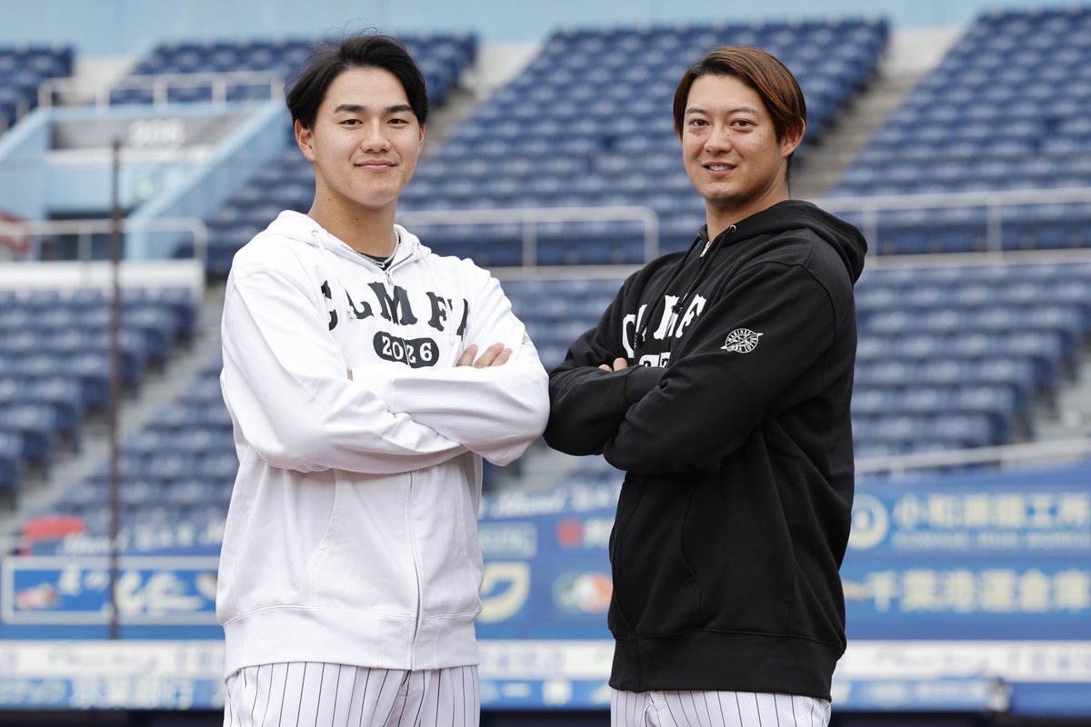 chibalotte's tweet photo. 11/22(日)は「MARINES FAN FEST 2026 supported by ビックカメラ」開催！
TEAM WHITEのキャプテンは #西川史礁 選手、TEAM BLACKのキャプテンは #佐藤都志也 選手が務めます。
あわせて参加選手情報も更新しましたので、ぜひご覧ください！
※チーム分けは10/19(月)時点のものです。参加選手・チーム分けは予告なく変更となる場合があります

▼https://t.co/fIAuhu8IPh
#chibalotte #MarinesFF2026