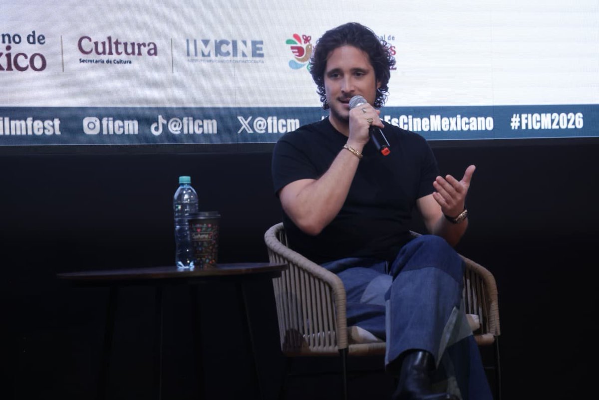 El_Universal_Mx's tweet photo. 🎬 Diego Boneta estuvo presente en el Festival Internacional de Cine de Morelia para hablar de su película 'Killing Castro', donde interpreta al revolucionario Fidel Castro

#FOTOS: Fernado Rojas | EL UNIVERSAL https://t.co/VWcx5ImDk9