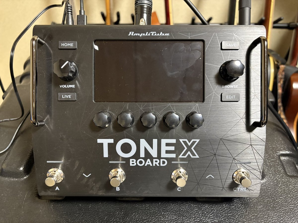 StudioDelta_DT's tweet photo. My New Gear
IK Multimediaの TONEX Boardを導入しました。
すでにライブなどで使ったので、良いところも悪いところも分かってきました。
ちょこちょこと使用感も呟いていきたいと思います。
#MNG
#tonex https://t.co/wVL85CEqSA