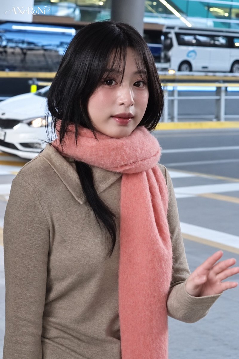 AXeRoNi's tweet photo. 261019 Get some well-deserved rest, my dear Hyeonii❤️❤️ You were absolutely amazing, as always!! Love you so much! 🥰🥰🥰
#AHYEON #BABYMONSTER #정아현 https://t.co/wDjvn2ZgqR