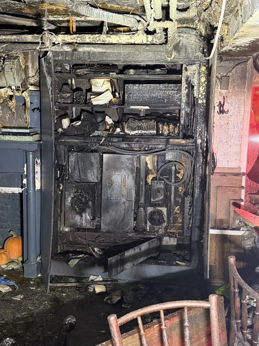 dcfireems's tweet photo. Final Update: Working Fire - 3200 Block of Prospect St NW

@PepcoConnect has disconnected utilities to the structure. 

No injuries as a result of this fire. 

Two adults displaced and are being assisted by @DCMOCRS and @RedCrossNCGC. 

Units going in service shortly. https://t.co/jvHcSg1Ot6