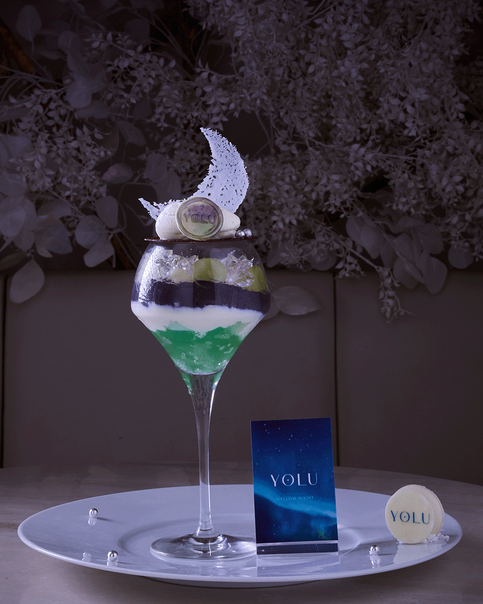 yolu_official's tweet photo. /／
YOLU初のコラボカフェが表参道に限定オープン✦°˖
限定の夜パフェやドリンクを楽しめる新作ヘアマスク付きメニューが登場🍹🌃
 \＼
 
📅2026年11月19日（木）〜11月25日（水）
📍 MOSKA by GingerGarden（モスカ バイ ジンジャーガーデン）

YOLUの世界観を表現したパフェ・ドリンク・ティーフリーフローにヘアマスクがセットになった特別メニューが登場🫢💙
さらに来場者全員にメロウナイトリペアシャンプー・トリートメントのサシェをプレゼントいたします🎁
 
🕕本日の18時から予約開始🌛
🔗ご予約は下記から https://t.co/2pd0xLERxr
 
他詳細はツリーをご確認ください😌