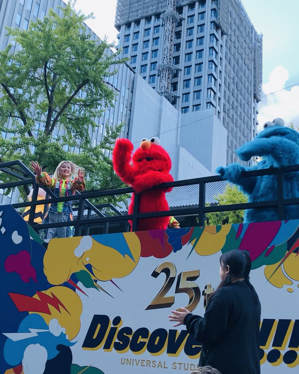 mancerezoman's tweet photo. 今年の御堂筋パレード
(11月23日)は
予約抽選なかったのね https://t.co/UD5VmXKryD