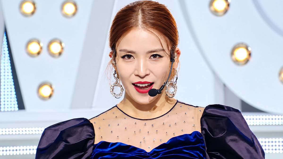 WinterBunny1105's tweet photo. BoA 보아 'Woman' (교차편집 Stage Mix)
(https://t.co/lbCSOFb3Ma)
#BoA #BApal https://t.co/ahe5H3jPYf
