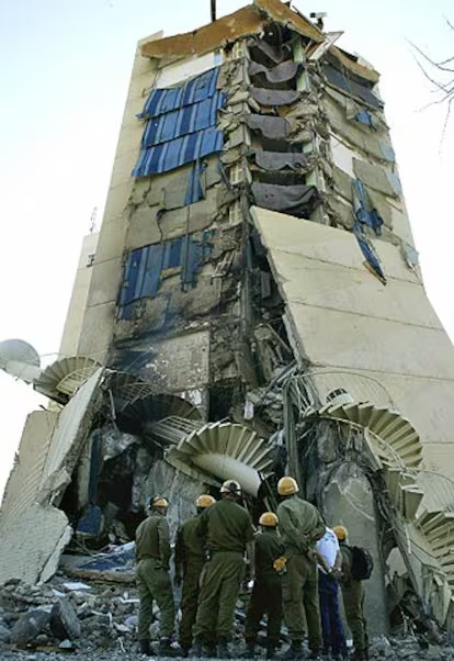 EstrateMilitar's tweet photo. Taba Egipto frontera con Israel 7 de octubre 2004 Atentado contra el hotel Hilton 
Hamas- Alqaeda 

#Israel que a nadie se le olvide esto https://t.co/buKMuFIsQA