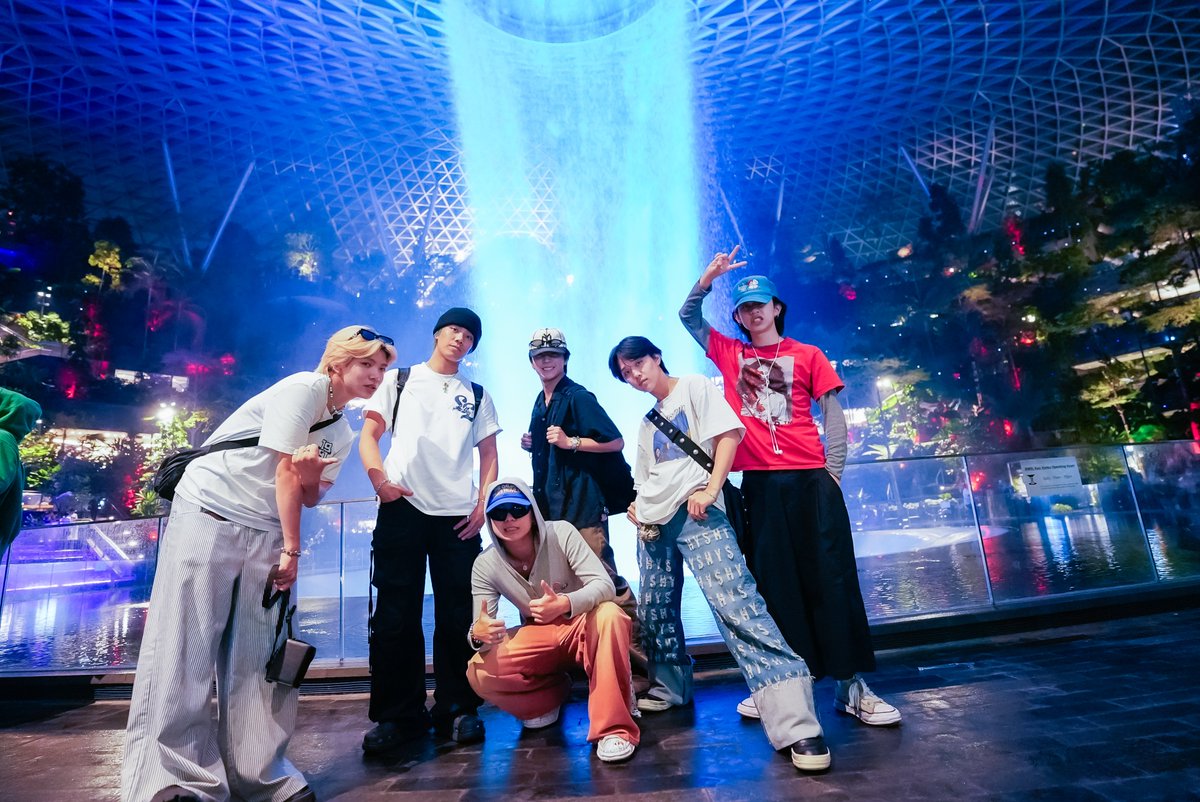 LIL_LEAGUE_'s tweet photo. Thank you Music Matters Live 2026 🇸🇬

Through LIL LEAGUE’s entertainment, 
we’ll continue to bring “LIL LEAGUE PARK” to people all around the world 🧡
We can’t wait to see everyone in Singapore again! ✨

これからもLIL LEAGUEのエンタテインメントを通して、
“LIL LEAGUE PARK” を世界中へ届けていきます🧡
シンガポールの皆さん また会えることを楽しみにしています!✨

#LILinSingapore
#LILLEAGUE
