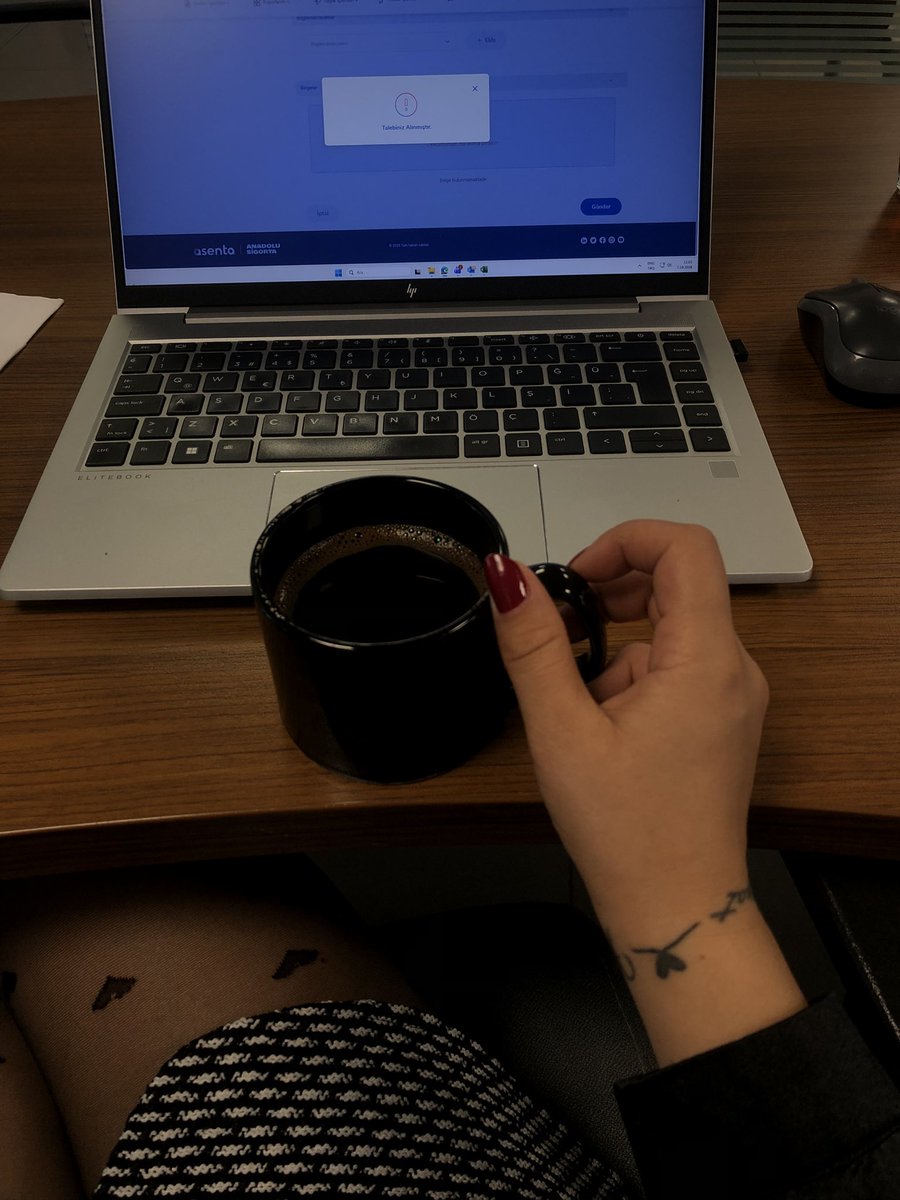 brcksmz's tweet photo. Workingg https://t.co/3Pi9jRIO2f