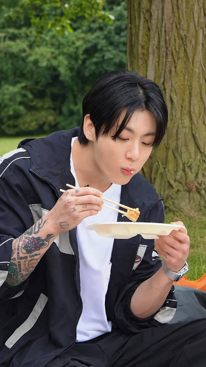 97Jungukk's tweet photo. https://t.co/mabA0G95re