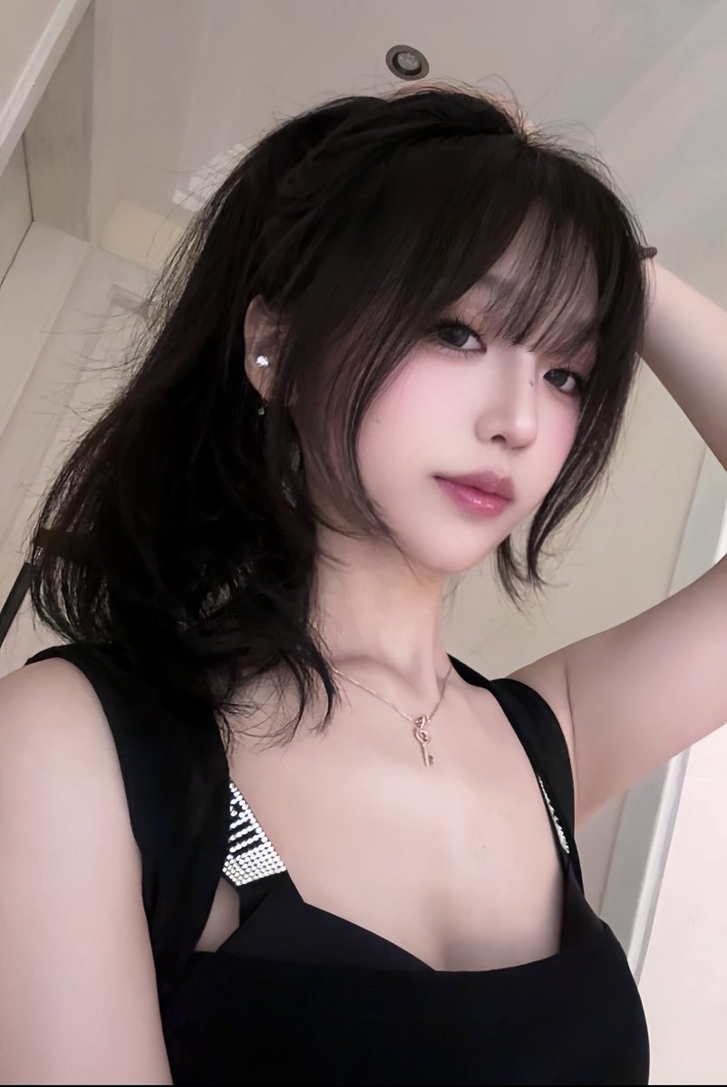 AeffLKZ's tweet photo. 睡醒了想发泄

有人想锐评一下我的福嘛 🥹   

不要🚪赶紧看，我要删了… https://t.co/1IPKmVe9nZ