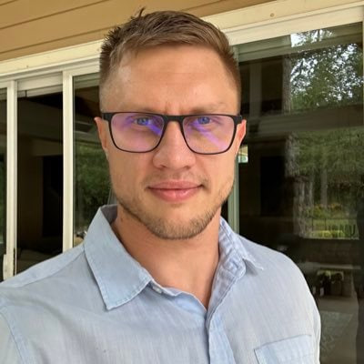 Cointelegraph's tweet photo. 🚨 UPDATE: Roman Storm’s acquittal bid faces fresh pressure as DOJ invokes the Bitcoin Fog ruling to defend venue in New York. https://t.co/Kc4PL13UQ5