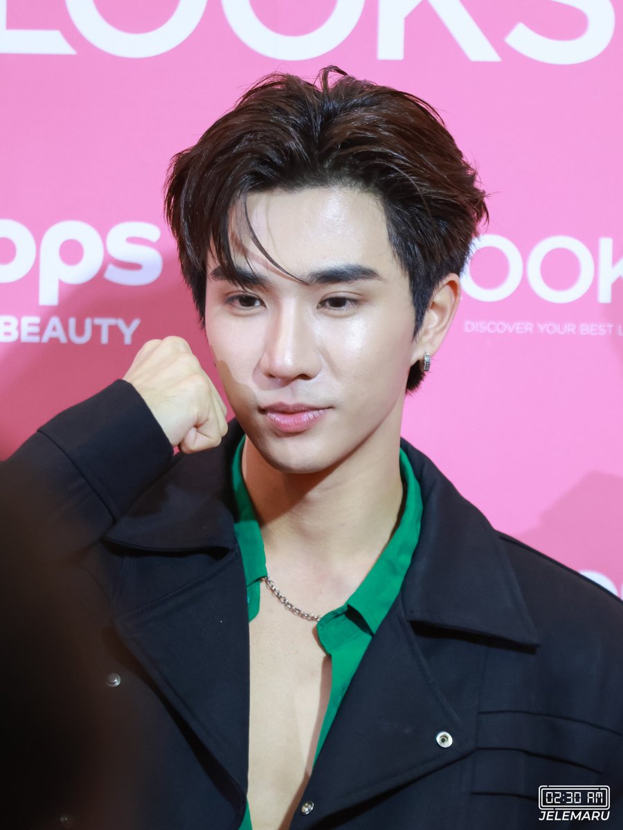 JeleMaruSpace's tweet photo. เพิร์ธต่อยเจ็บมั๊ย
PERTH X TOPS OF GOHAIR 

#GOHAIRxPerth 
#PerthTanapon https://t.co/Xj3VpRukxK