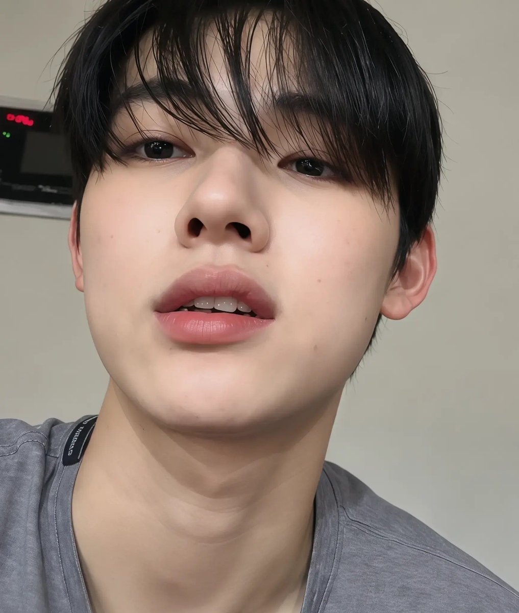 seonghyovn's tweet photo. @chaojamez CAKEP GUE DONG HYUNG https://t.co/XB0BtYfIjM