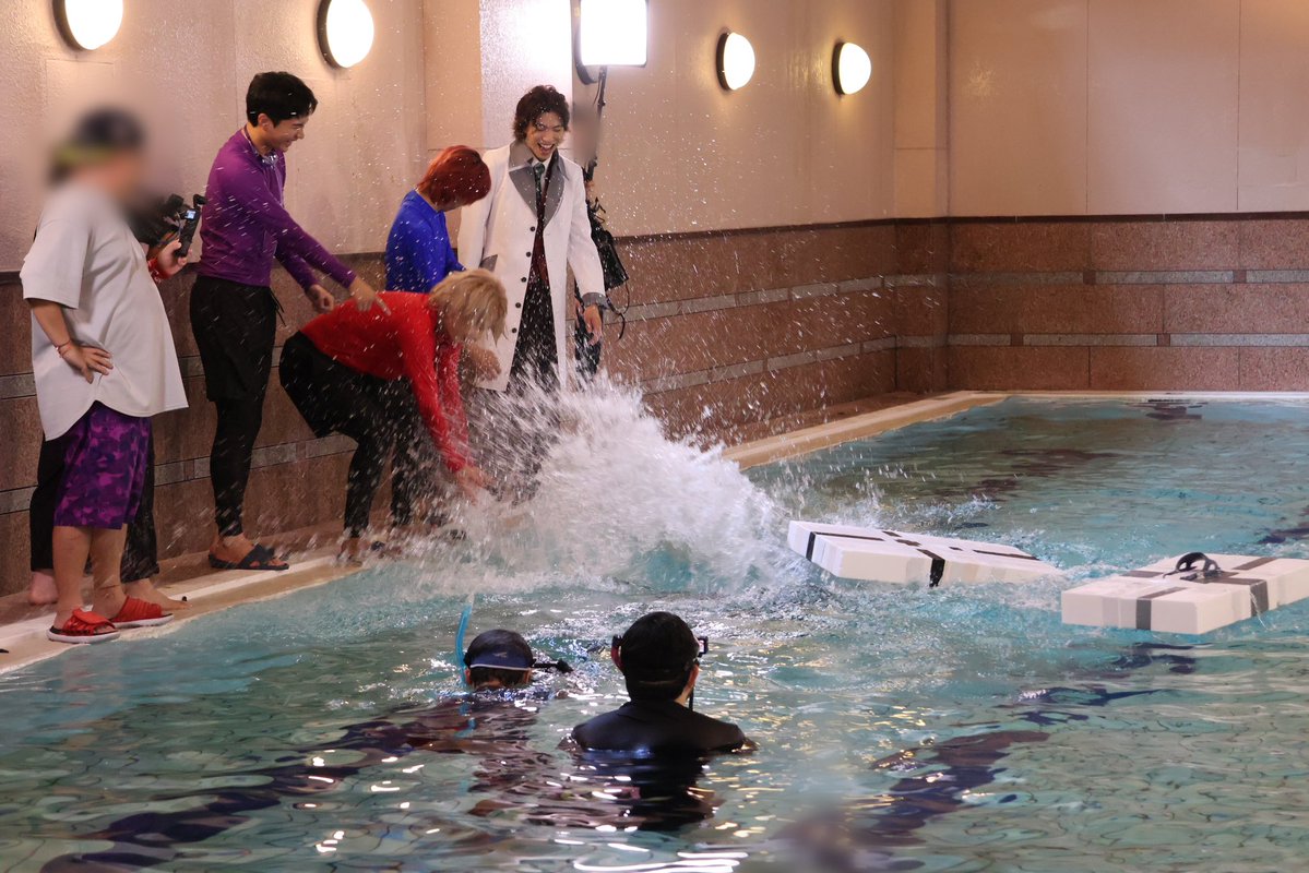 owv_official's tweet photo. \ フジテレビ「なんでも検証！？ 全力戦士OWV」/

                          【第1話】
                  黄色い星が輝く刻

                  【全力検証No.1】
      人類永遠の夢！水の上を歩けるか

⏬ #TVer で全力で見逃し配信中
https://t.co/1aVrob1nii
⏬ #FOD でも全力で見逃し配信中
https://t.co/aboEJfAg8d

来週も全力で見てくれよな👊🔥

➖🦸➖🦸➖🦸➖🦸

次週！
【右折 VS 左折
どちらが目的に早く付けるか！？】

フジテレビ
「なんでも検証！？ 全力戦士OWV」
10月13日（火）26時15分～26時45分 

⏬番組公式HP
https://t.co/vzrdM76wgk

#OWV #全力戦士OWV
#OWV_考えるな_とにかくやれ
#OWV_SQUAD #OWV_ラビダビ☀️