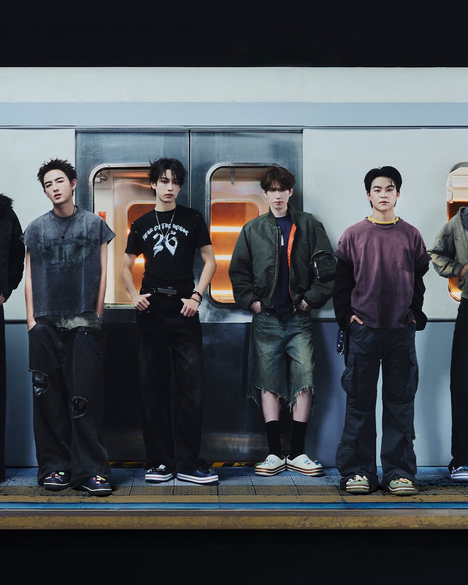 rakkaitom's tweet photo. น้องบัส ได้เป็น Brand Ambassador ของ Crocs กลุ่มแรกประจำประเทศไทย 👏🏻❤️

#BUSxCrocs
#CrocsTH
#BUSbecauseofyouishine https://t.co/65J1KtrV7f