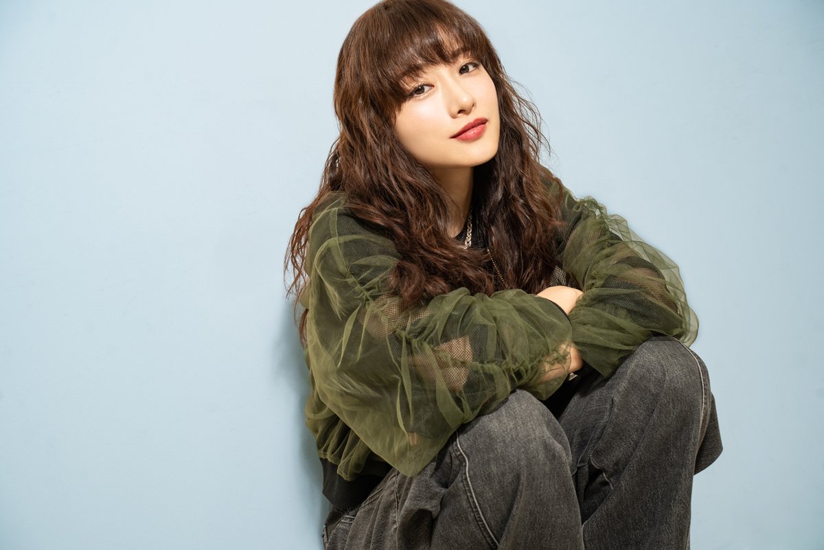 mezamashimedia's tweet photo. 本日22時～スタート！ドラマ『ポリティカルパン』

主演・石原さとみさんのサイン入りチェキを
1名様にプレゼント

応募方法や〆切はインタビュー記事をチェック！
▶️https://t.co/U8zrmnfqpl

@politicalupin https://t.co/fs8RfQRNQX