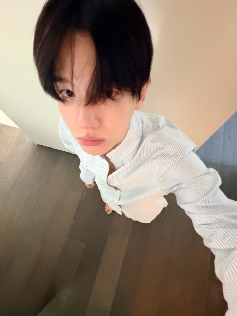 Ace_BBH's tweet photo. 261007 #BAEKHYUN 💌
Of course this baby is still in his pajama shorts 😭😭😭😭

📸
"Going to work"
"ㅋㅋㅋㅋㅋㅋㅋㅋㅋㅋㅋㅋㅋㅋㅋㅋㅋㅋ"
"ㅋㅋㅋㅋㅋㅋㅋㅋㅋㅋㅋㅋㅋㅋㅋㅋㅋㅋㅋㅋ"
"ㅋㅋㅋㅋㅋㅋㅋㅋㅋㅋㅋㅋㅋㅋㅋㅋㅋ"
📸
"Ah, i didn't wear socks, sorry" https://t.co/TRzBjcat4i