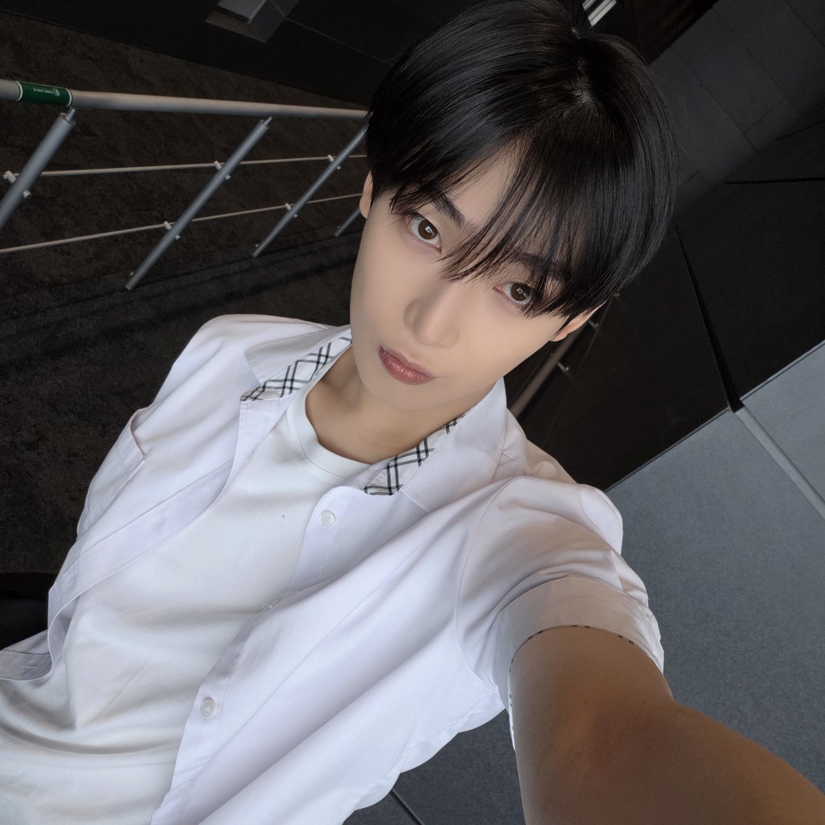 ssunnze's tweet photo. 선우 교복 셀카 👼🏻👼🏻 https://t.co/VGLO07Rx13