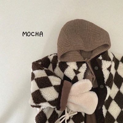 _____k_s__1's tweet photo. もしもし….0.1歳のママさんたち……聞こえますか……寒くなってきたらこれを被せるのです……はみ出るほっぺたに悶絶します……そして予想外に良かったのが…… https://t.co/siNiWMkwVk