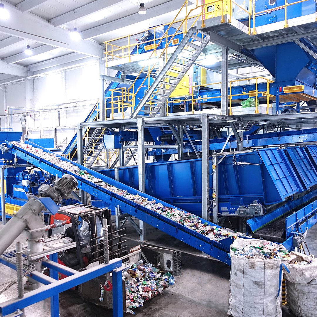 opcSoftware's tweet photo. The introduction of RFID and sensor technology in recycling and waste management systems is empowering organizations to increase productivity and save costs while moving to a more sustainable future. 

Read more: https://t.co/Z6cT3M7h3K

#iot #iiot #automation #industrialiot https://t.co/dYYutN1T95