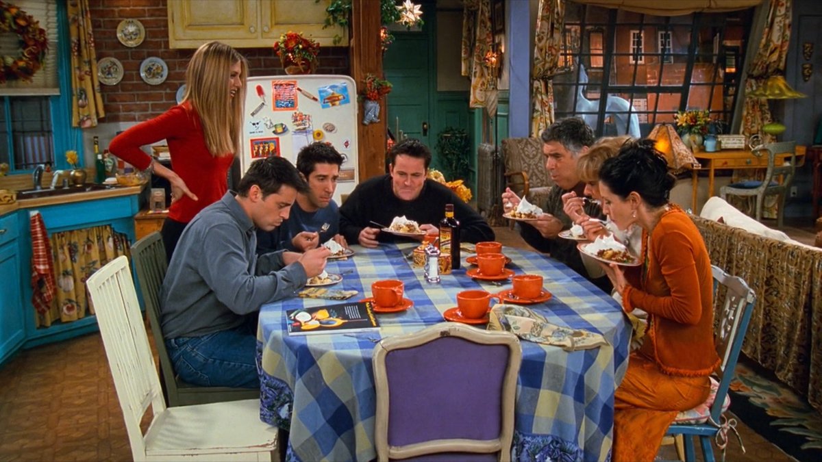 anistonily's tweet photo. no because Friends holiday episodes are some of the best episodes in the series https://t.co/carNhK8mL6
