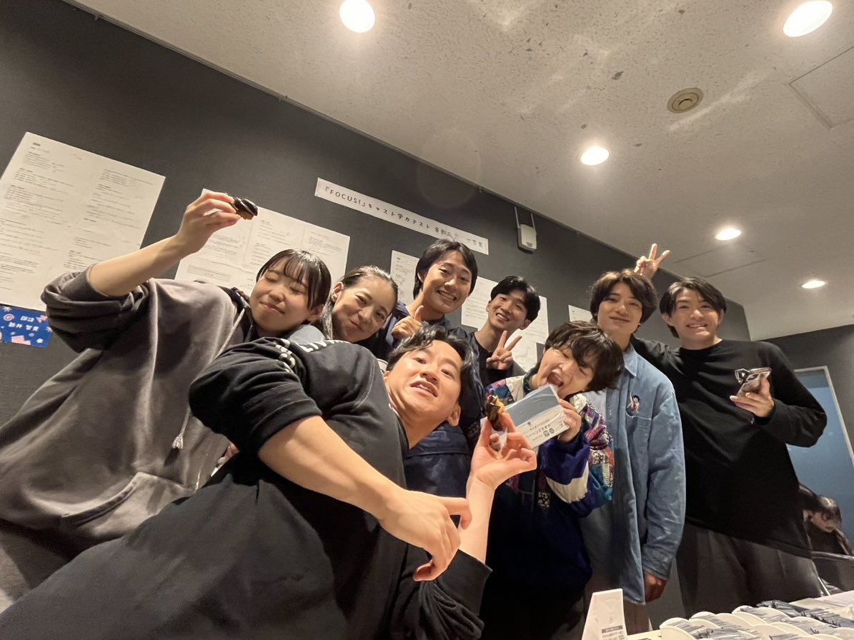 peachtone040210's tweet photo. 「FOCUS！」無事全7回公演終了いたしました。観に来てくださった皆様、スタッフの皆様本当にありがとうございました✨
毎稽古楽しくて学びに溢れた本当に素敵な環境でした。こんなにも自分がロスってしまうと思いませんでした笑笑ほんとにそれくらい皆さんのことが大好きです！
#Newsical 
#FOCUS https://t.co/pvYYuFxnLs