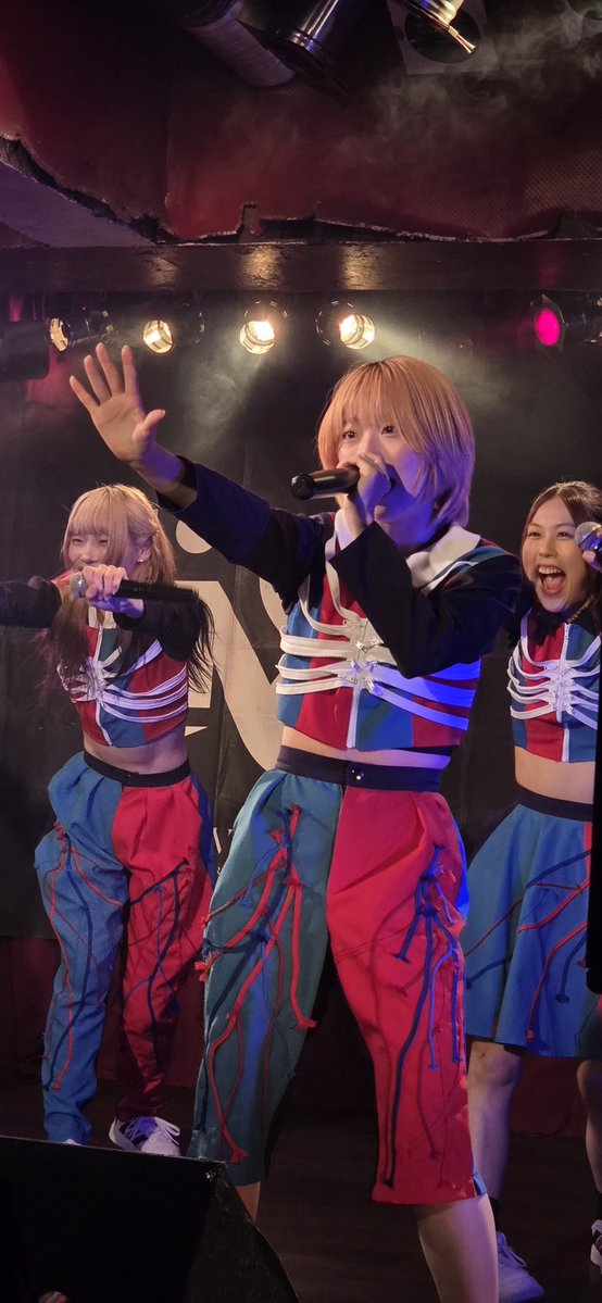 myny55's tweet photo. LiVSの定期公演は面白いのは事実

仕事を終えて、まったりLiVSを見るのも贅沢な時間で好きです😊

ちなみに、僕が恋人にしたいメンバーは、、、ひ~み~つ🤫w
(誰も聞いてないし知りたくもないか！🤣)

#LiVS https://t.co/LxEWQuNQ8n
