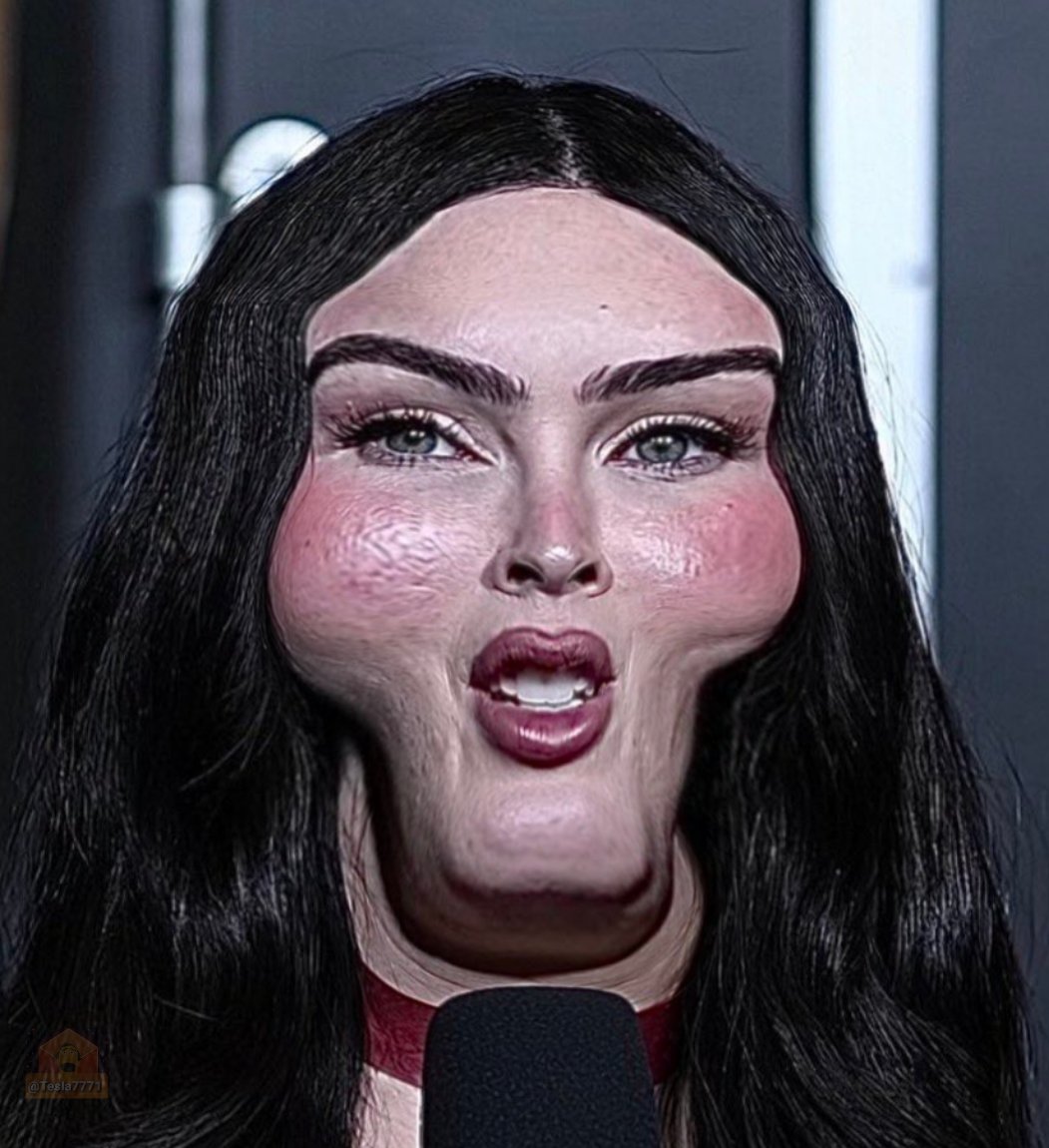 Tesla7771's tweet photo. What happened to Megan Fox 😱 https://t.co/fgjeGkU62K