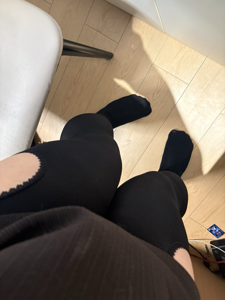 pjsr114514's tweet photo. 呜呜呜大号死掉了 #雌堕 #男娘 https://t.co/HysC89bXjf