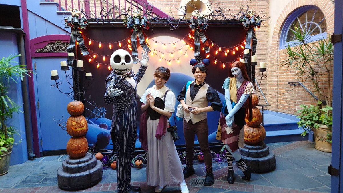 Disney_pinopino's tweet photo. 2026.10.03 
最終日はお城が眠れる森の美女のお城ということでオーロラで🌹
あえてドレスではなくブライアがいいって個人的なこだわりでこのバウンドにしました！
プリンセス朝食で最後の最後でオーロラが来てくれたのがとっても嬉しかったし、翌日帰ることも伝えたらまた来てね☺️って言ってくれた😭🙏 https://t.co/qWtTqKiWwm