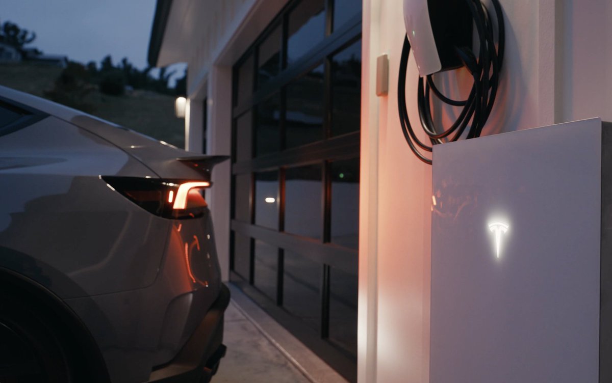teslacars06's tweet photo. Tesla has just officially introduced Powershare Home Backup for new Model 3 and Model Ys with Powerwall 3 (orders October 1, 2026 or later).

Model 3 and Model Y vehicles can extend your backup duration by over 2 days. For homes equipped with Powerwall 3 and Wall Connector. https://t.co/ur463QGqIh