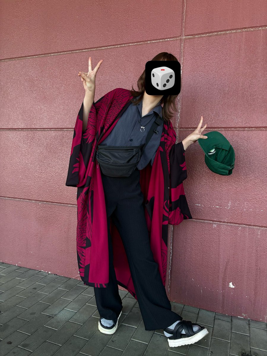 NN_8251's tweet photo. ライブ観戦服でお出かけ🚗³₃
車の中は葛葉の曲ガンガンかけてライブに向けて高めてる🤣 https://t.co/GOmn26acsg