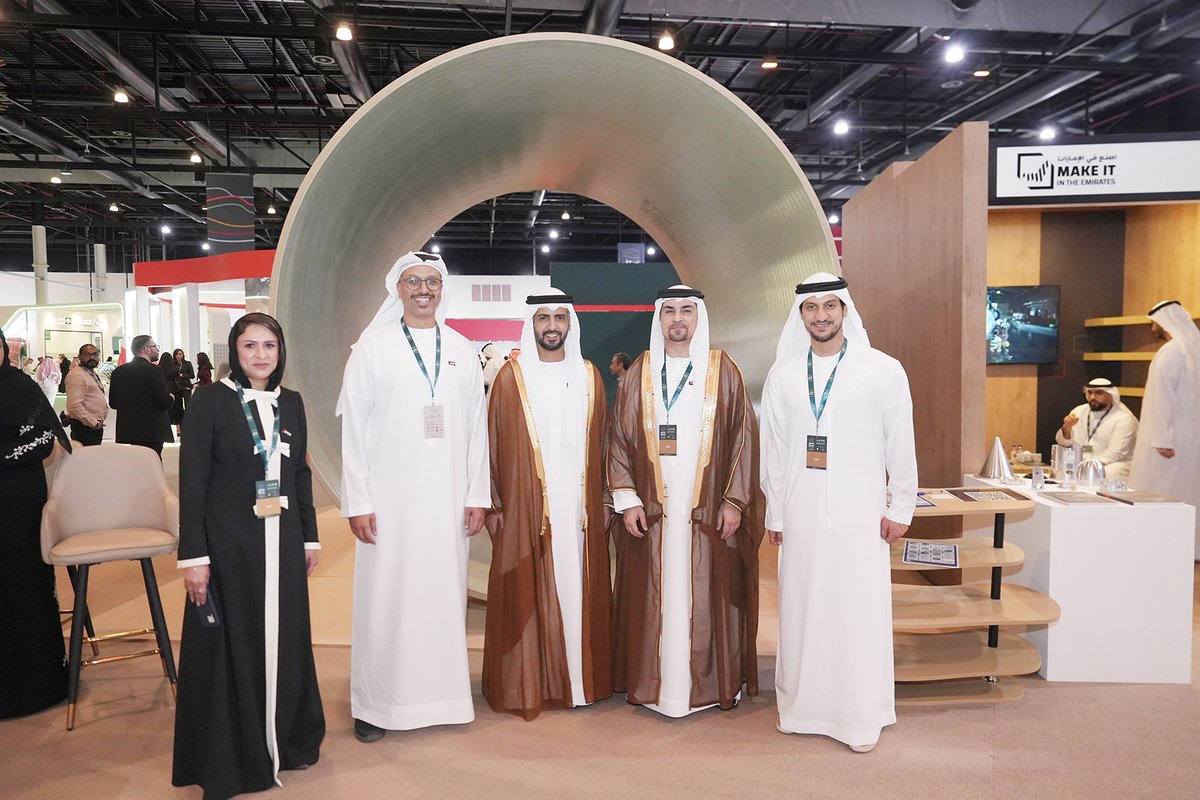 futurepipe's tweet photo. 🇧🇭 Day 1 at #MadeInGCC: FPI showcases a 2.9m FIBERSTRONG® GRP pipe, made in the GCC for water, energy &amp; industry.
#FPI #CompositePipes https://t.co/3jbbojri57