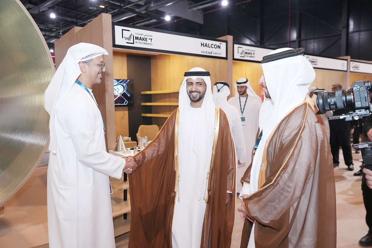 futurepipe's tweet photo. 🇧🇭 Day 1 at #MadeInGCC: FPI showcases a 2.9m FIBERSTRONG® GRP pipe, made in the GCC for water, energy &amp; industry.
#FPI #CompositePipes https://t.co/3jbbojri57