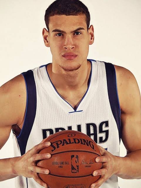 LukaUpdates's tweet photo. The most untouchable player in the NBA https://t.co/e9H2Uvcw3O