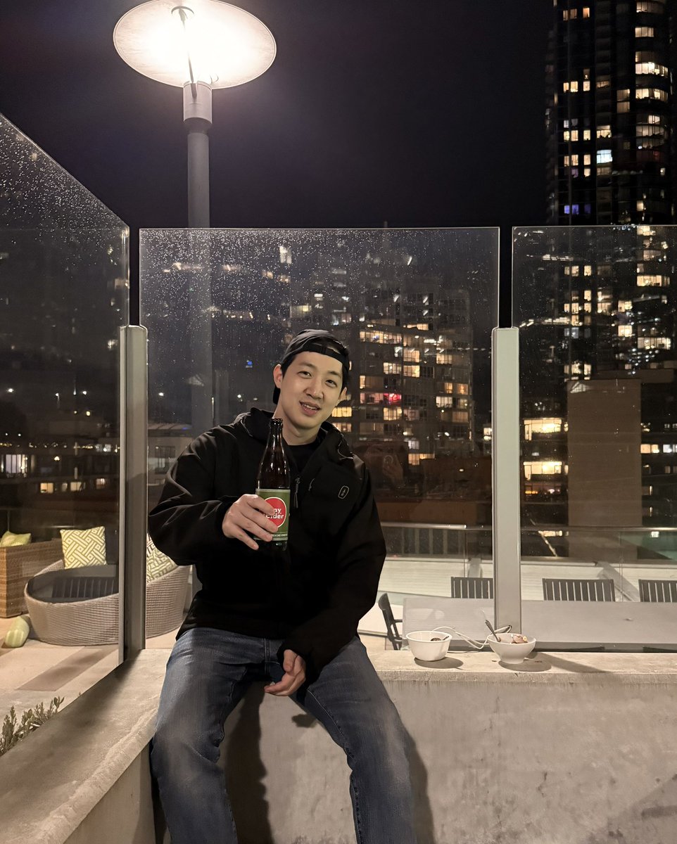 heymikekang's tweet photo. hi X 👋 new here

building consumer apps from seoul 🇰🇷
fun fact: i was a k-pop dancer in college, before it was called k-pop

say hi if you're building something! https://t.co/NOVc1xfxSB