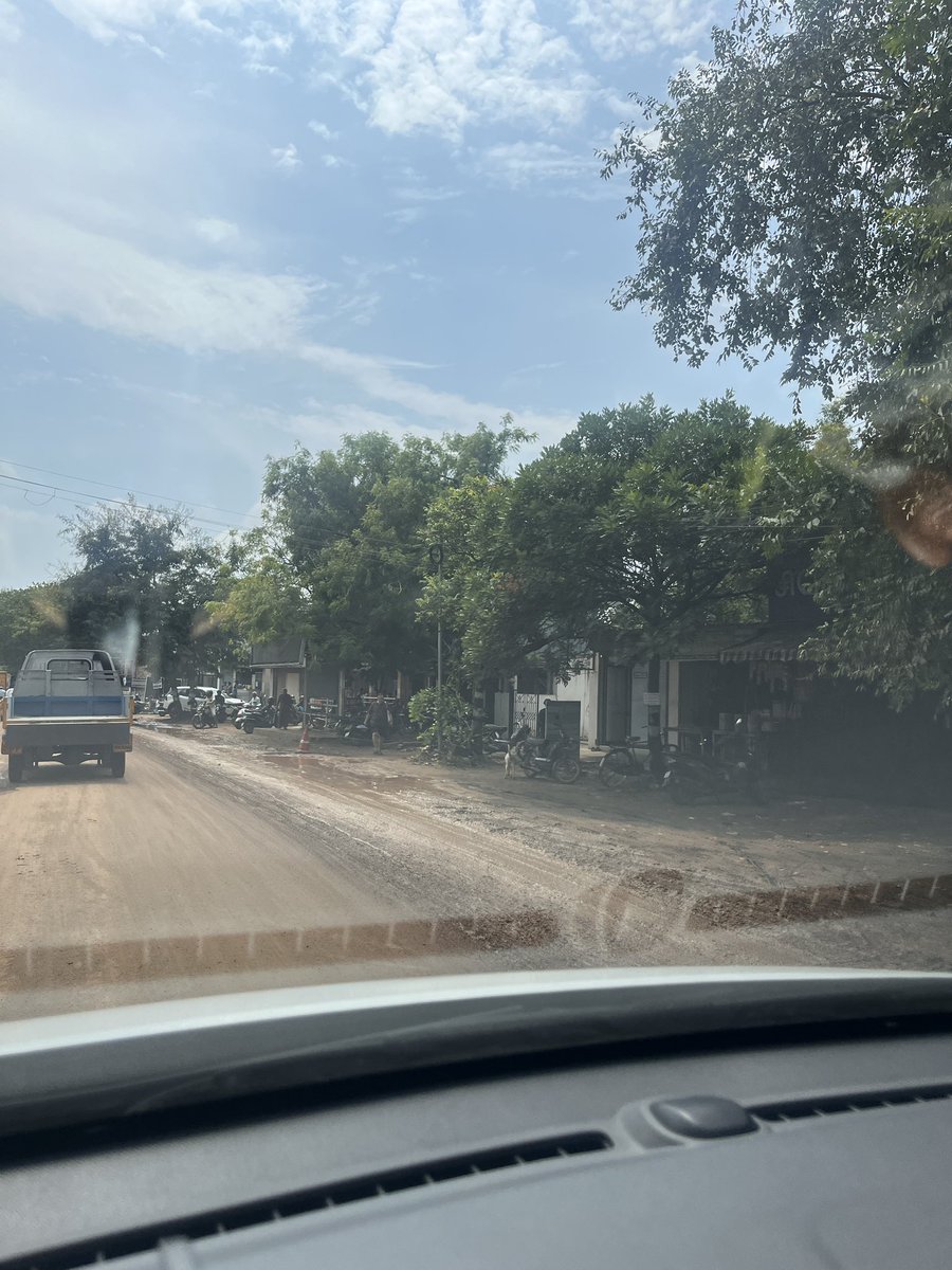 jaak_ash's tweet photo. Do you want see people dying and suffering every single day !

Coimbatore residents are getting screwed ! 

@CbeCorp awaiting your reply ! 

Officials should come here in person , announce the timeline and fasten it immediately . 

We cannot tolerate people meeting with accidents every single day. 

If this is not done filing a case one every official here in coimbatore. 

We are not leaving you all just like that.